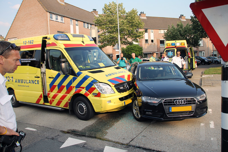 ambulance-betrokken-ij-ongeval-015.jpg